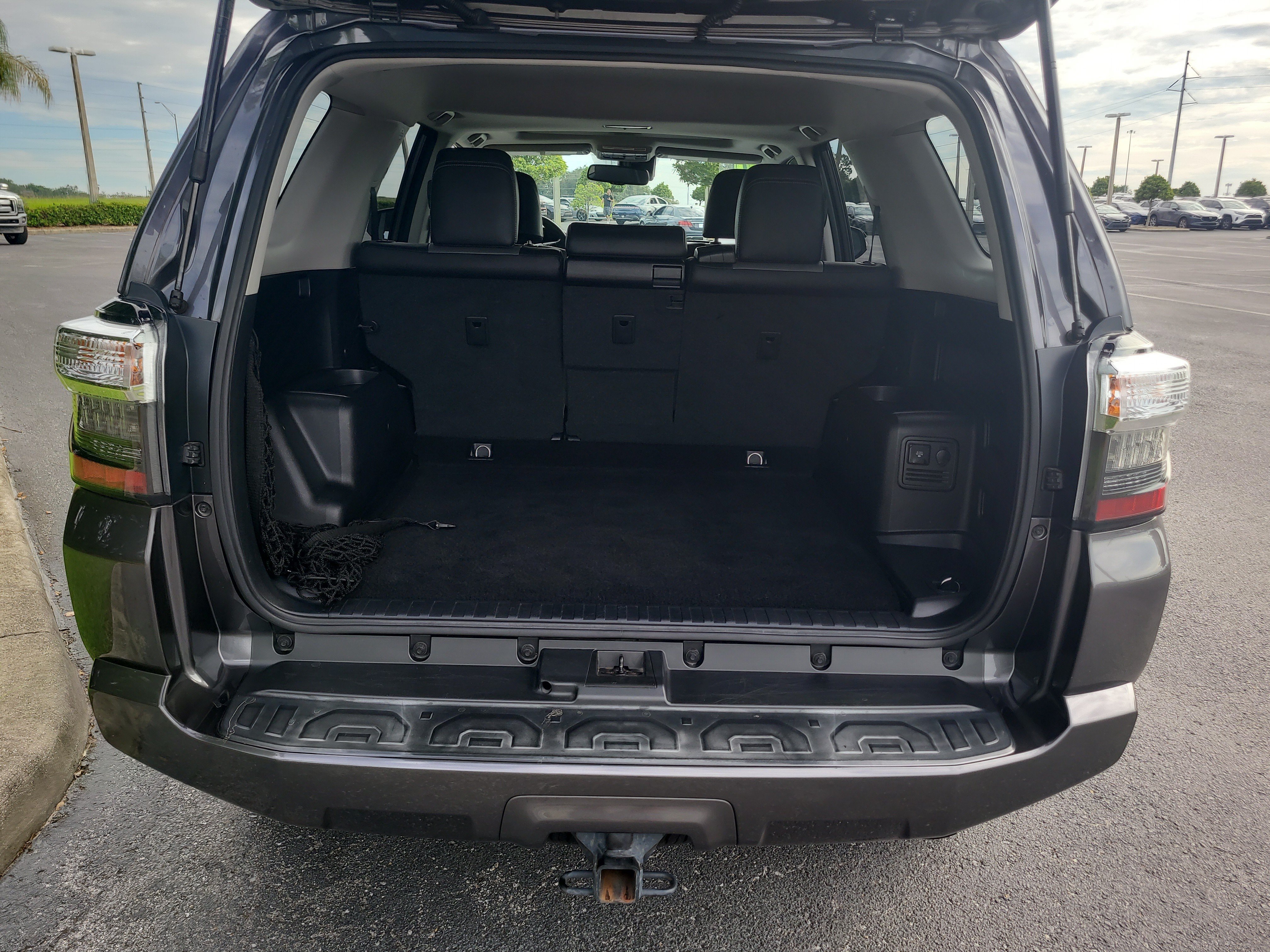 Used 2020 Toyota 4Runner SR5 Premium w/ Moonroof Package AWD/4WD image 11