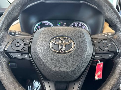 Certified 2021 Toyota RAV4 LE AWD/4WD image 27