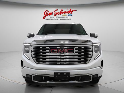 Used 2024 GMC Sierra 1500 Denali AWD/4WD image 3