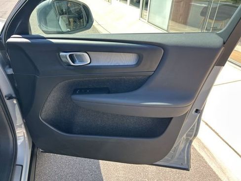 Used 2025 Volvo XC40 B5 Core AWD/4WD image 14