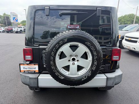 Used 2012 Jeep Wrangler Sahara AWD/4WD image 4