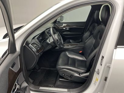 Used 2019 Volvo XC90 T5 Momentum w/ Advanced Package