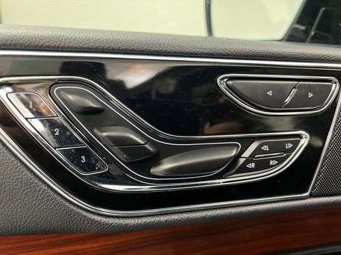 Used 2024 Lincoln Navigator Reserve image 11