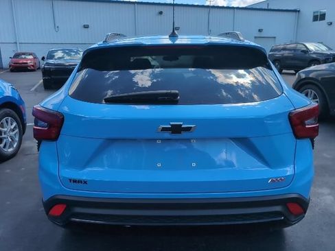 Used 2024 Chevrolet Trax RS w/ Driver Confidence Package FWD image 2