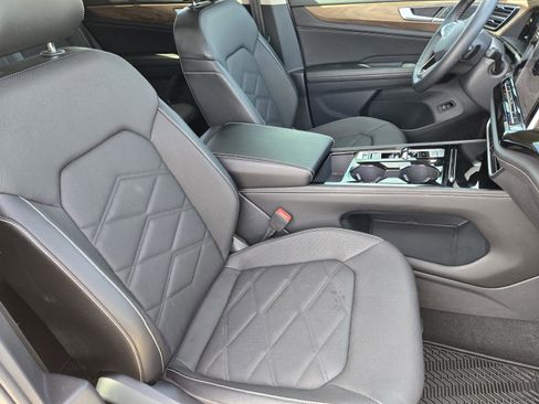 Used 2024 Volkswagen Atlas SE image 21