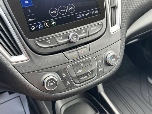 Certified 2025 Chevrolet Malibu LS FWD image 14