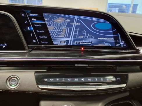 Certified 2024 Cadillac Escalade Sport AWD/4WD image 27