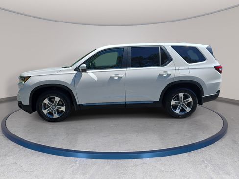 Used 2025 Honda Pilot EX-L image 8