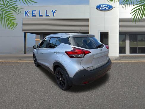 Used 2020 Nissan Kicks SV FWD image 3
