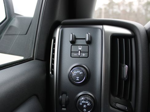 Used 2018 Chevrolet Silverado 1500 LT w/ All Star Edition image 20