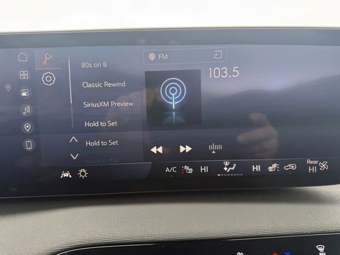 Used 2025 Buick Enclave Preferred image 27