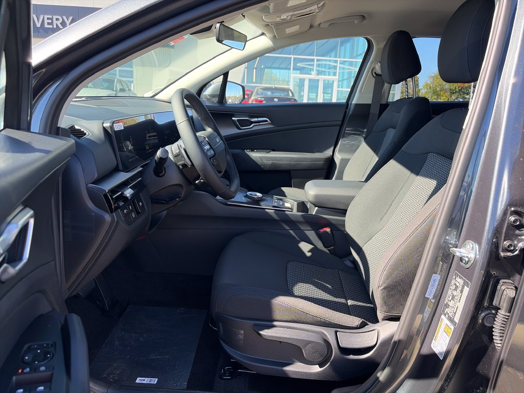 New 2027 Kia Sportage LX FWD image 14