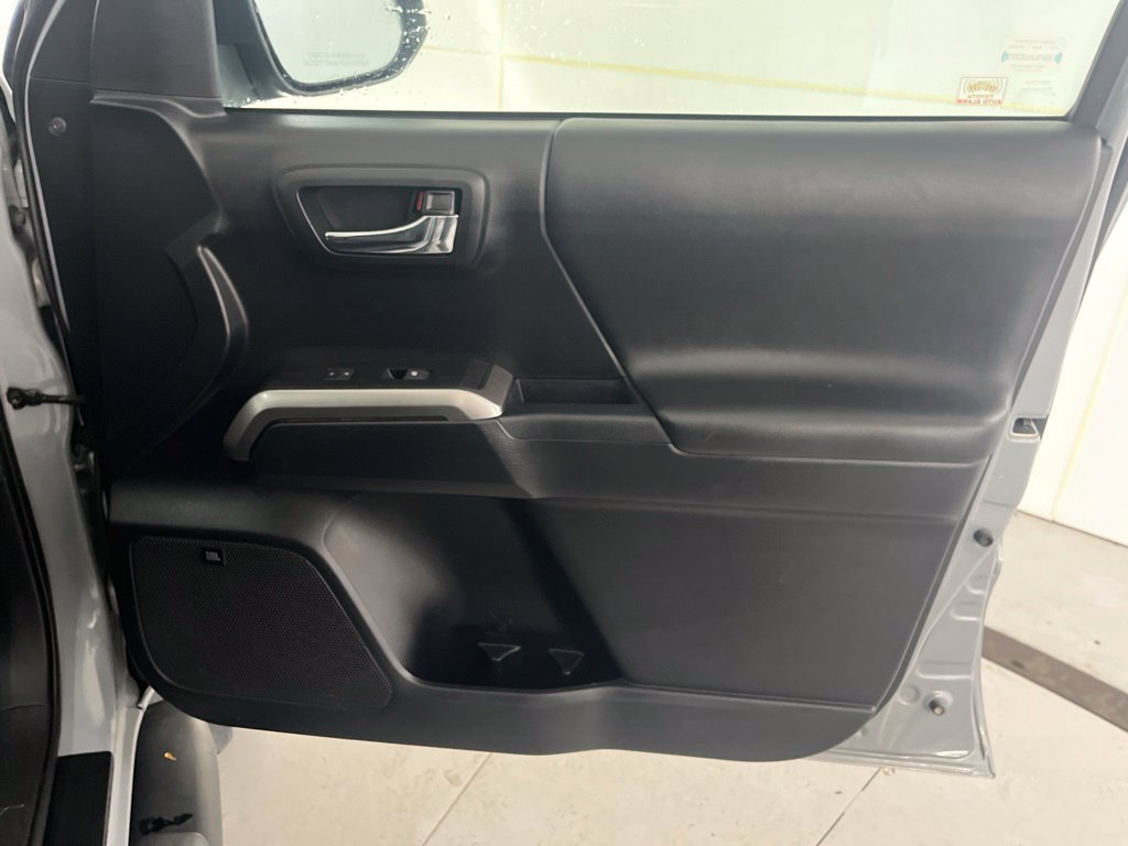 Used 2019 Toyota Tacoma Limited AWD/4WD image 28