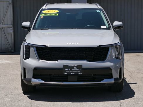 Used 2025 Kia Sorento S FWD image 7