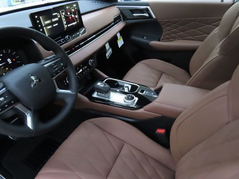 New 2025 Mitsubishi Outlander SEL image 21