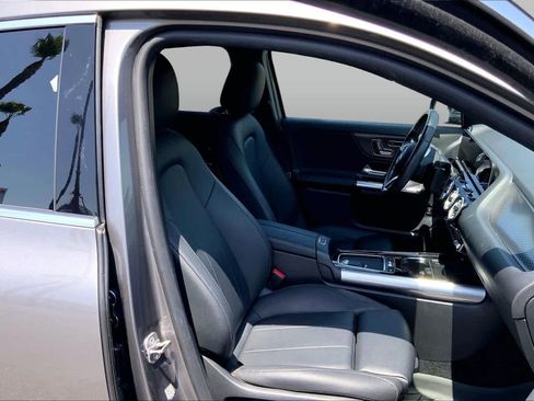 Used 2025 Mercedes-Benz GLA 250 image 8