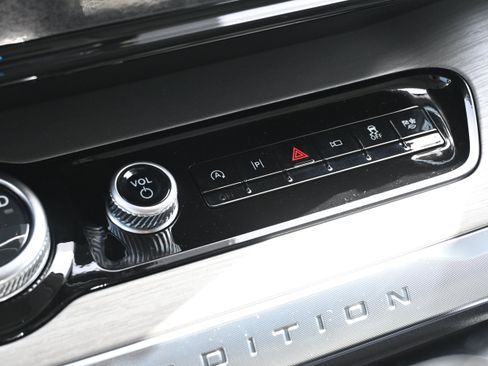 New 2027 Ford Expedition Max Platinum w/ Driver's Package RWD image 28