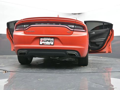 Used 2017 Dodge Charger R/T w/ Plus Group image 68