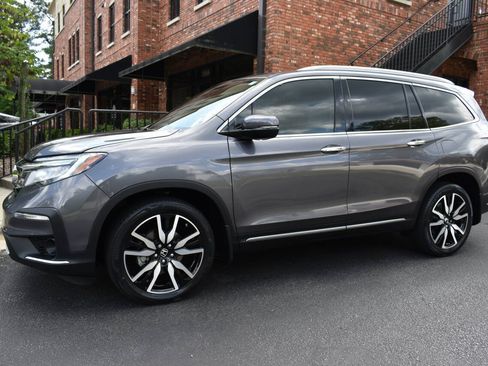 Used 2019 Honda Pilot Elite image 2