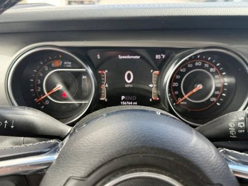 Used 2020 Jeep Wrangler Unlimited Sahara AWD/4WD image 25