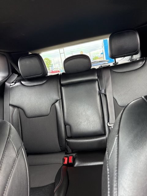 Used 2025 Jeep Compass Trailhawk AWD/4WD image 22