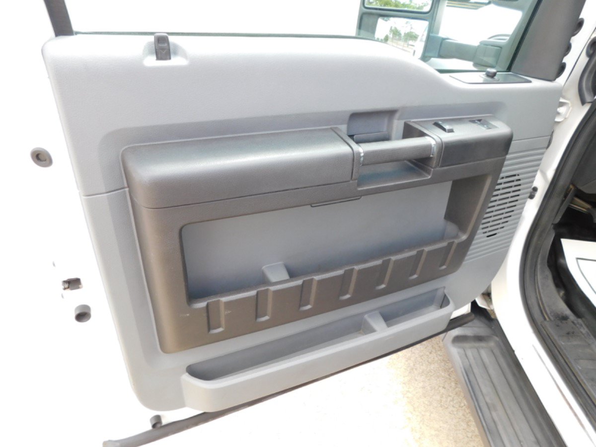 Used 2011 Ford F550 2WD Regular Cab Super Duty w/ PWR Equipment Group image 8