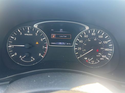 Used 2019 Nissan Pathfinder SV FWD image 7
