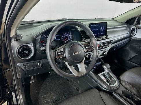 Used 2023 Kia Forte LXS image 17