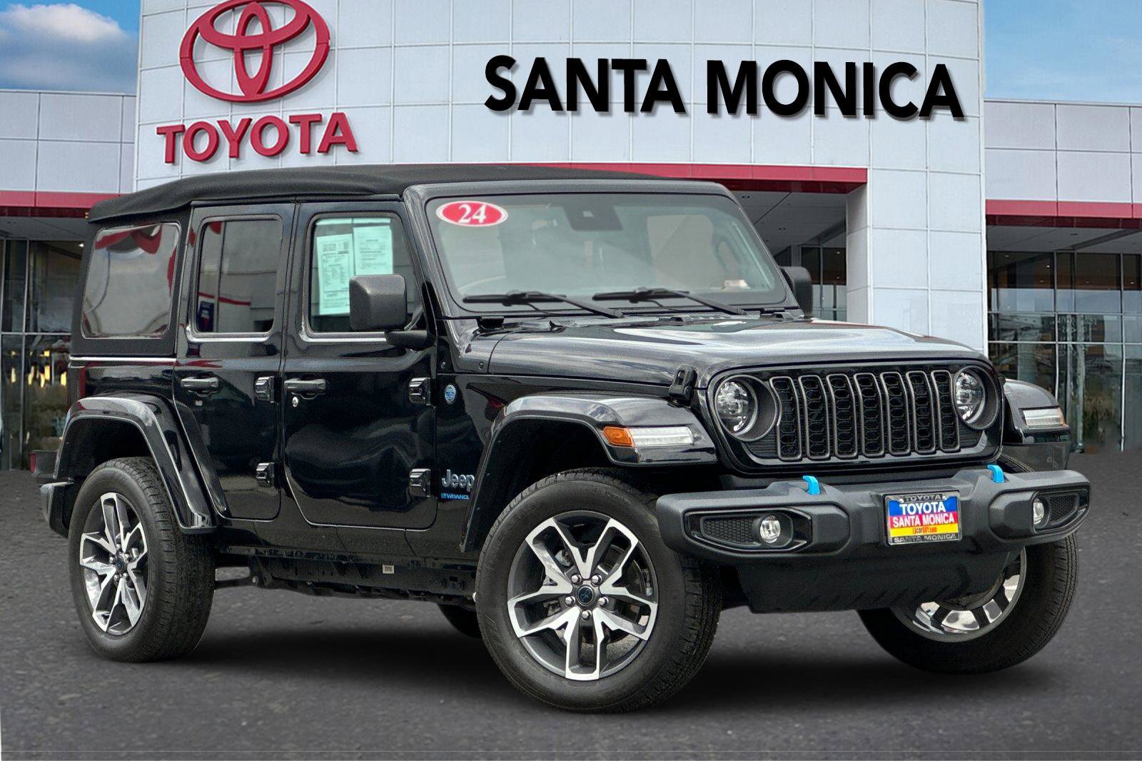 Used 2024 Jeep Wrangler Unlimited w/ LED Headlamp & Fog Lamp Group AWD/4WD image 1