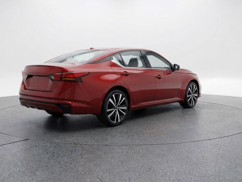 Used 2025 Nissan Altima 2.5 SV FWD image 9