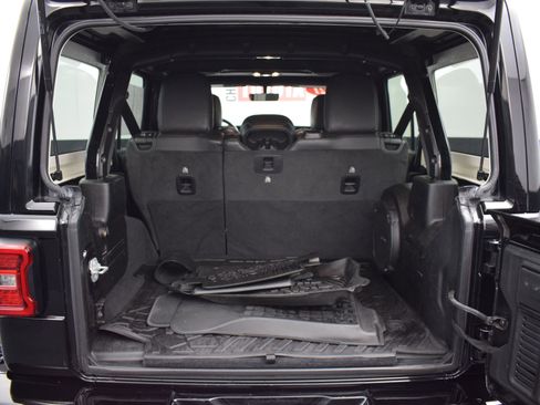 Used 2021 Jeep Wrangler Unlimited Sahara image 12