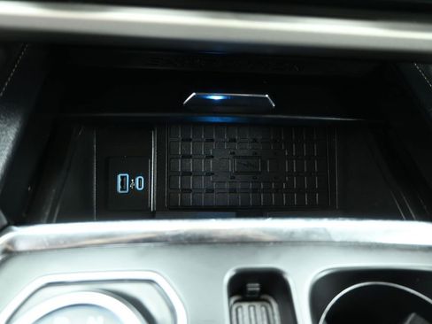 Used 2024 Ford Expedition Max XLT image 18