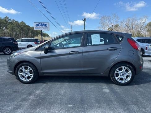 Used 2014 Ford Fiesta SE image 4