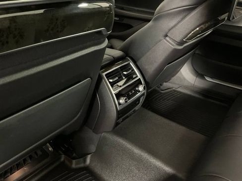 Used 2018 BMW 750i xDrive w/ Autobahn Package AWD/4WD image 18