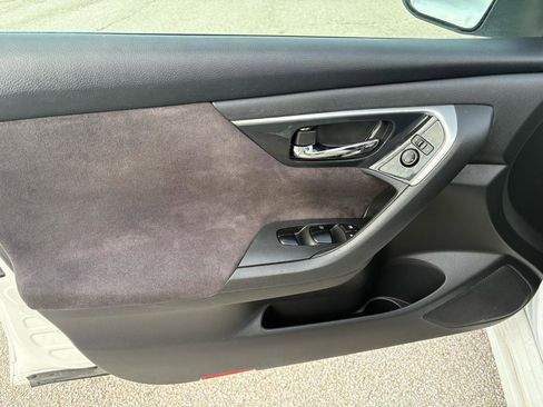 Used 2013 Nissan Altima 2.5 S FWD image 19
