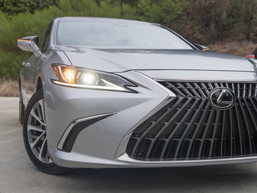 Certified 2024 Lexus ES 350 w/ Accessory Package (Z1) FWD image 7