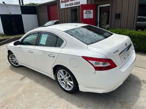 Used 2010 Nissan Maxima 3.5 SV w/ Cold Pkg FWD image 4