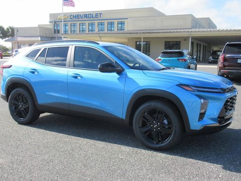 New 2026 Chevrolet Trax ACTIV w/ Driver Confidence Package FWD image 2
