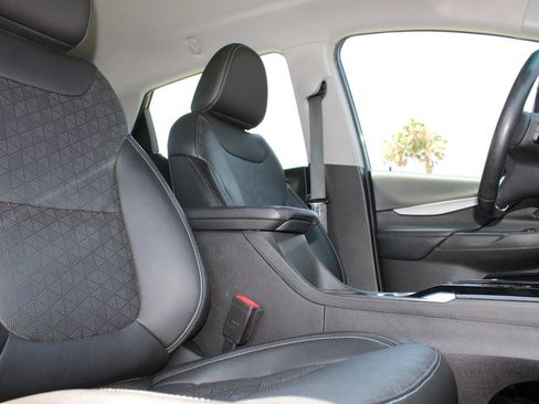 Used 2022 Chevrolet Bolt LT w/ Infotainment Package FWD image 26