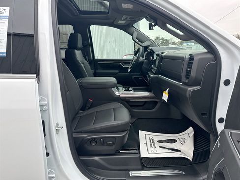 New 2026 Chevrolet Silverado 3500 LTZ w/ LTZ Premium Package image 31