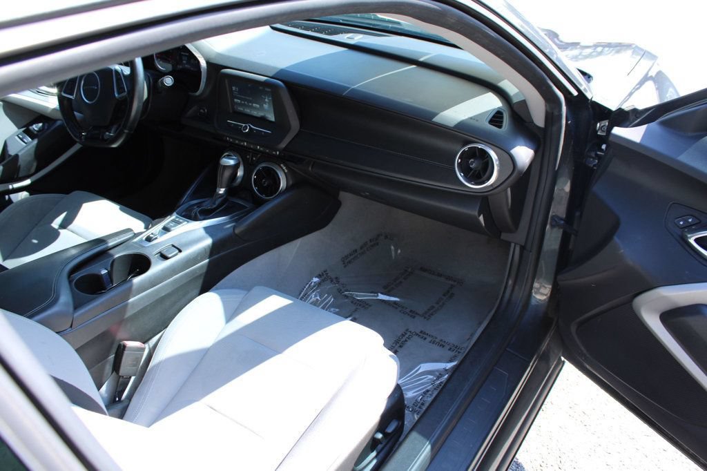 Used 2016 Chevrolet Camaro LT RWD image 16