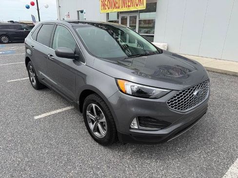 Certified 2023 Ford Edge SEL w/ Convenience Package AWD/4WD image 2