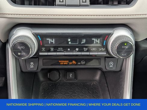 Used 2021 Toyota RAV4 XLE Premium image 41