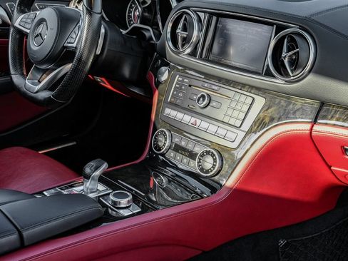 Used 2018 Mercedes-Benz SL 550 image 20