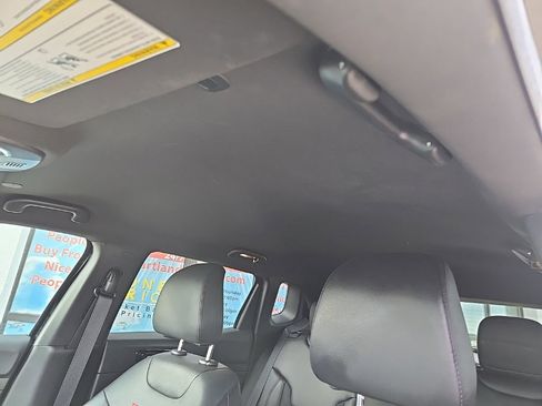 Used 2024 Jeep Compass Trailhawk image 38