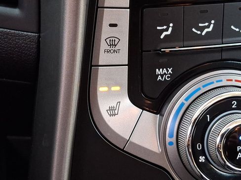 Used 2013 Hyundai Elantra Limited image 24