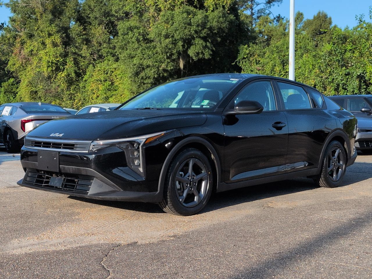 Used 2025 Kia K4 FWD image 1