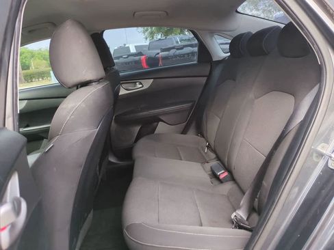Used 2019 Kia Forte LXS image 13