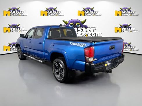 Used 2016 Toyota Tacoma SR5 AWD/4WD image 7
