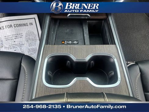 Used 2024 GMC Acadia Denali image 21